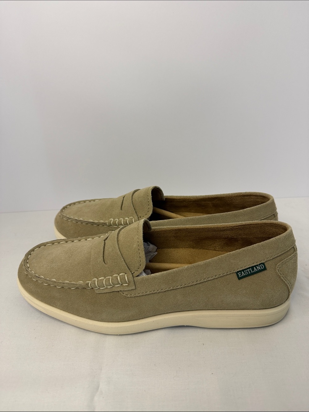 Eastland Women’s Baldwin Slip-On Loafers in Sand Suede size 9